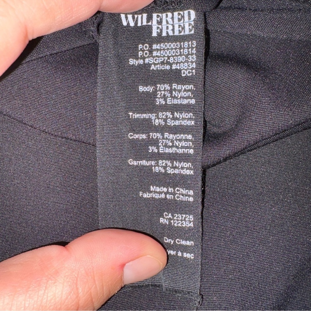 Wilfred Classic Black Sleeveless Dress V
neck mesh - Picture 4 of 4